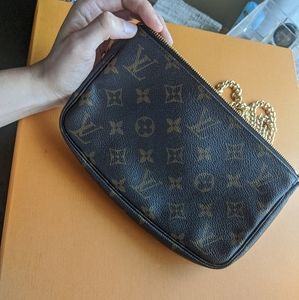 Louis Vuitton Pochette accessories